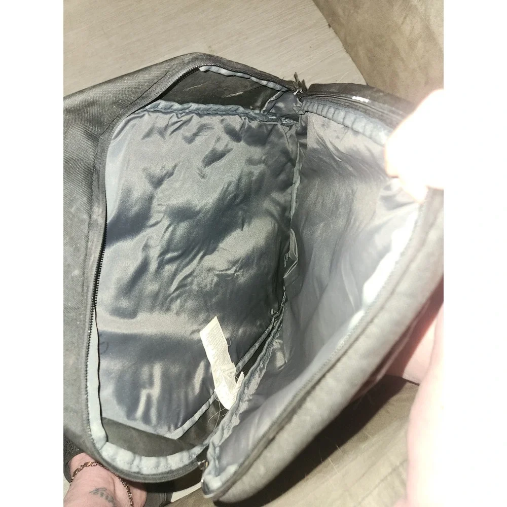 Quiksilver backpack features